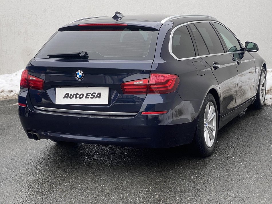 BMW Řada 5 2.0i LuxuryLine 528i xDrive
