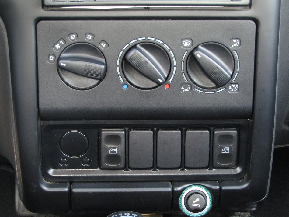 Volkswagen Polo 1.6 i 