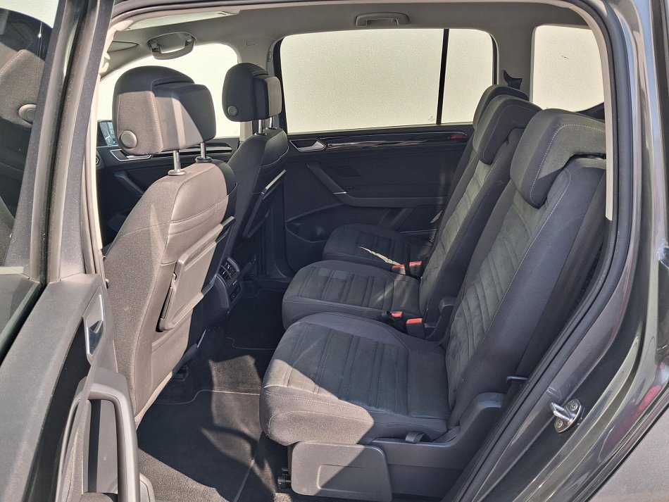 Volkswagen Touran 2.0 TDi 