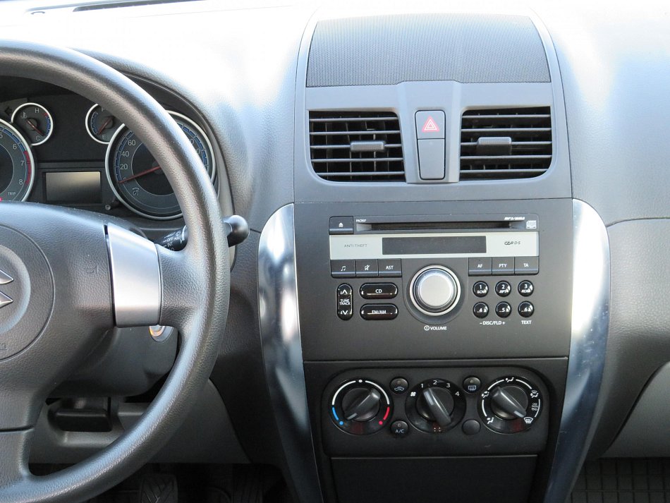 Suzuki SX4 1.5i 