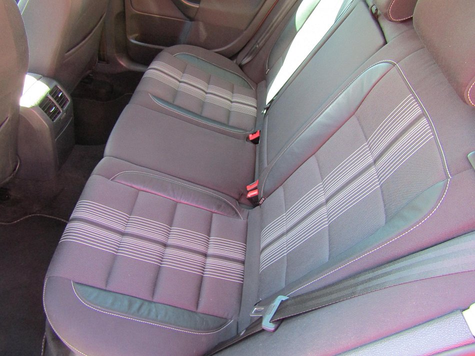 Volkswagen Golf 1.2 TSi 