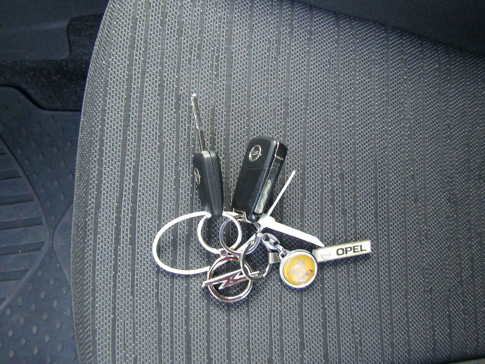 Opel Corsa 1.2i Active