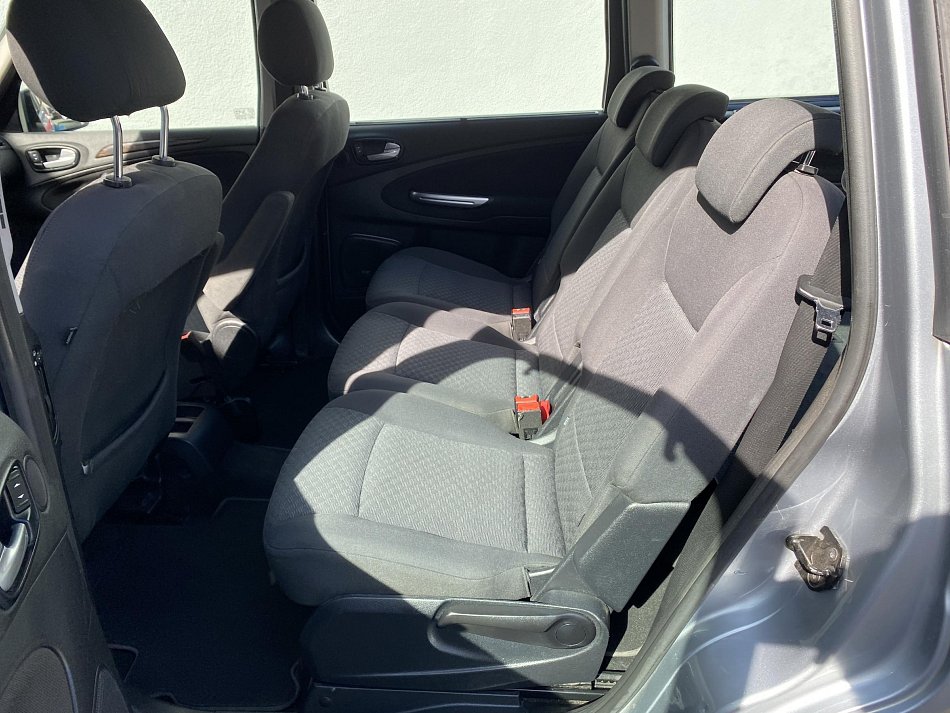Ford Galaxy 2.0 TDCi Ghia 7míst