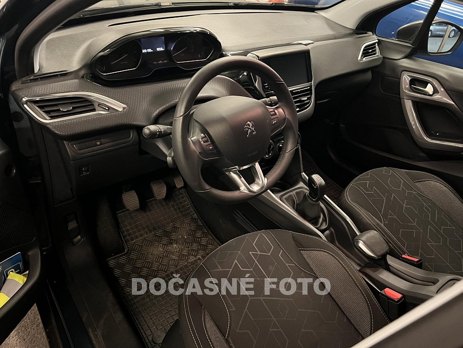Peugeot 2008 1.2PT 