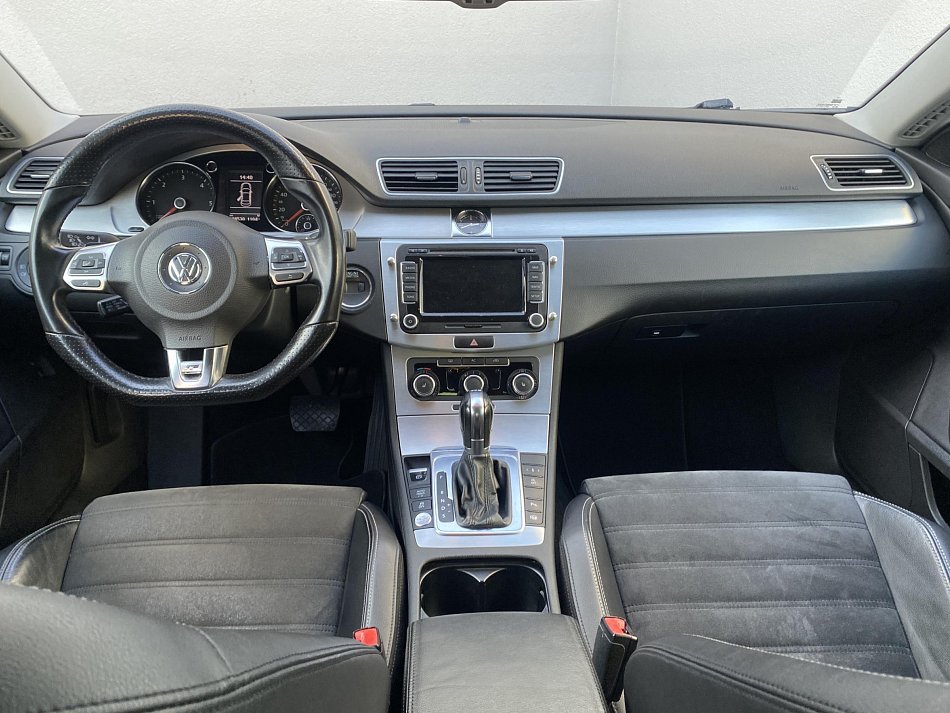 Volkswagen Passat CC 2.0 TDi 