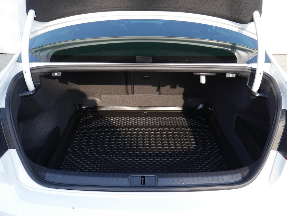 Volkswagen Passat 1.5TSi Business