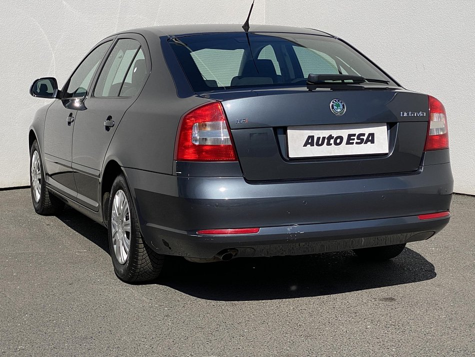 Škoda Octavia II 1.6i Ambiente