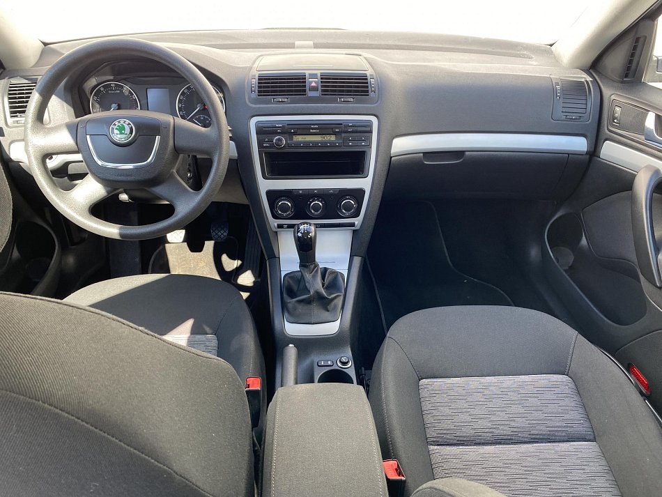 Škoda Octavia II 1.6i Ambiente