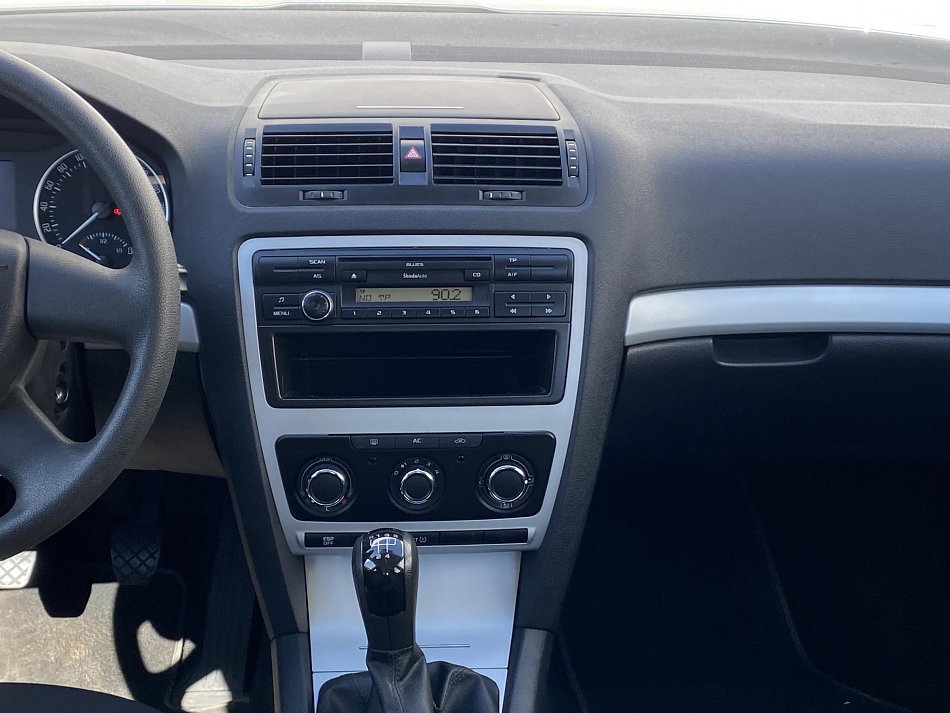 Škoda Octavia II 1.6i Ambiente