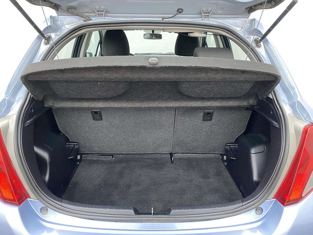 Toyota Yaris 1.3 VVT-i Active