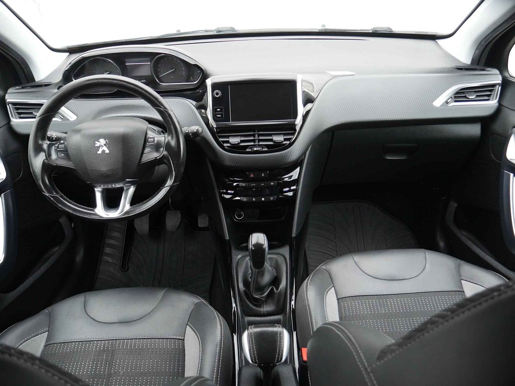 Peugeot 2008 1.2 PT 