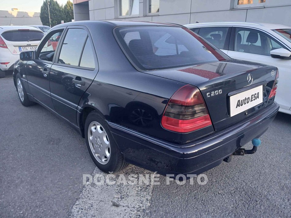 Mercedes-Benz Třída C 2.0i 