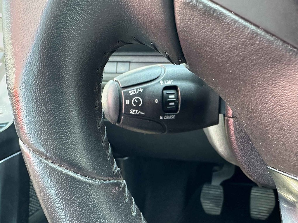 Peugeot 208 1.2i 
