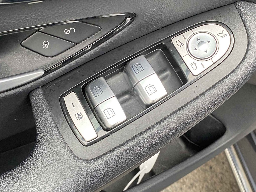 Mercedes-Benz Třída C 1.6 