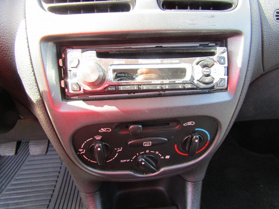 Peugeot 206 1.1i 