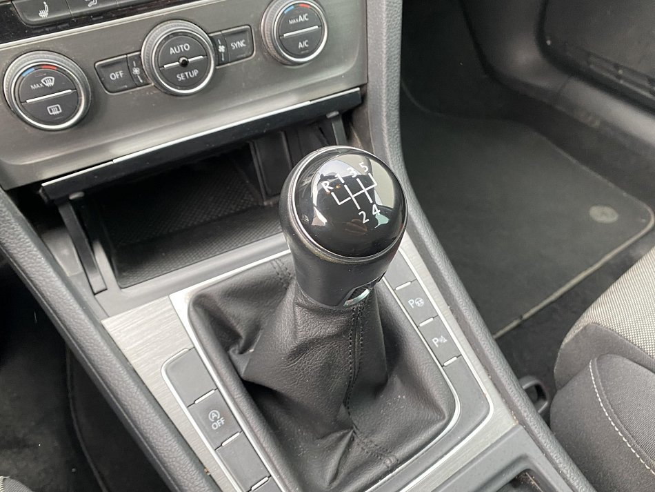 Volkswagen Golf 1.2 TSi Comfortline VII