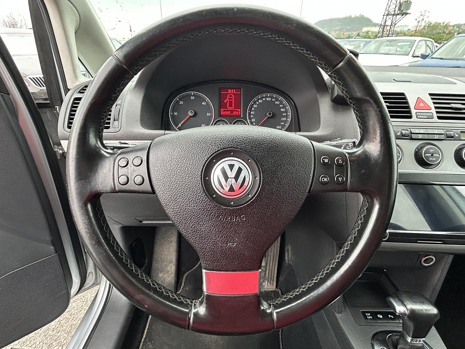 Volkswagen Touran 2.0TDi 
