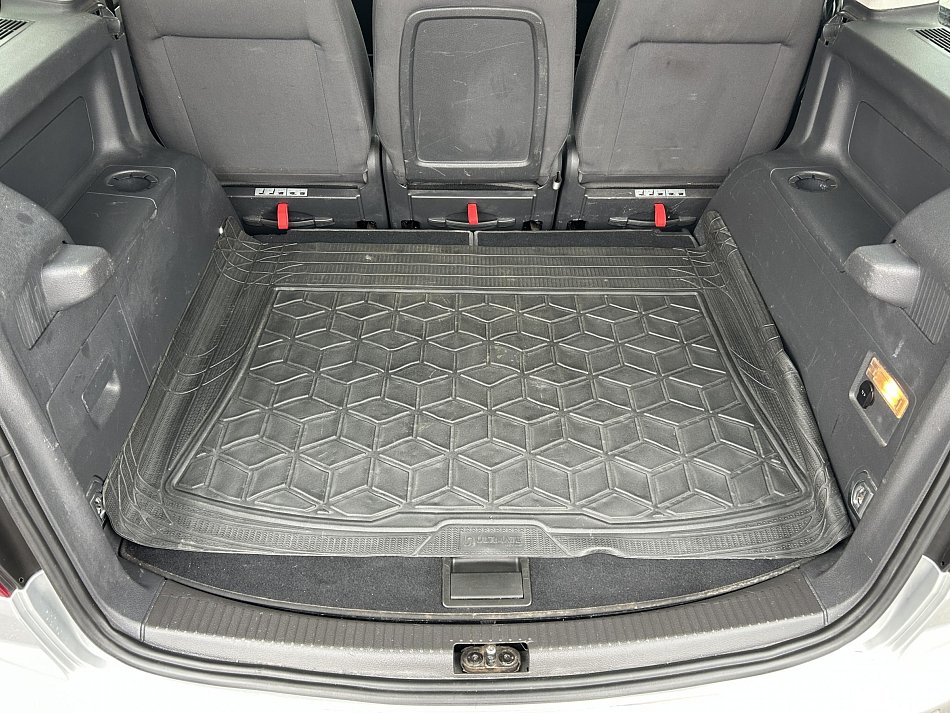 Volkswagen Touran 2.0TDi 