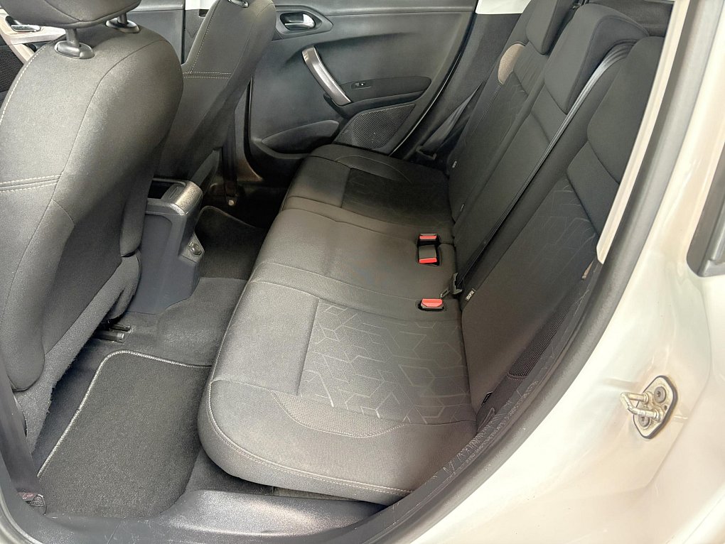Peugeot 2008 1.6 HDi 