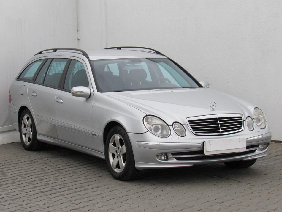 Mercedes-Benz Třída E 3.2 i Elegance