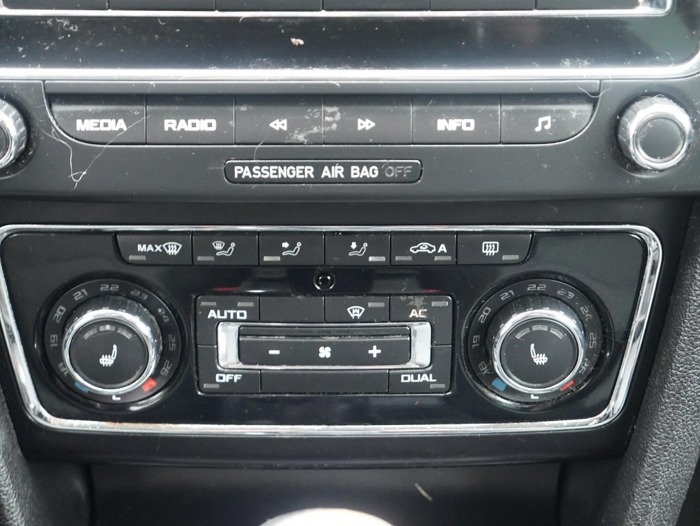 Škoda Superb II 2.0 TDi Ambition