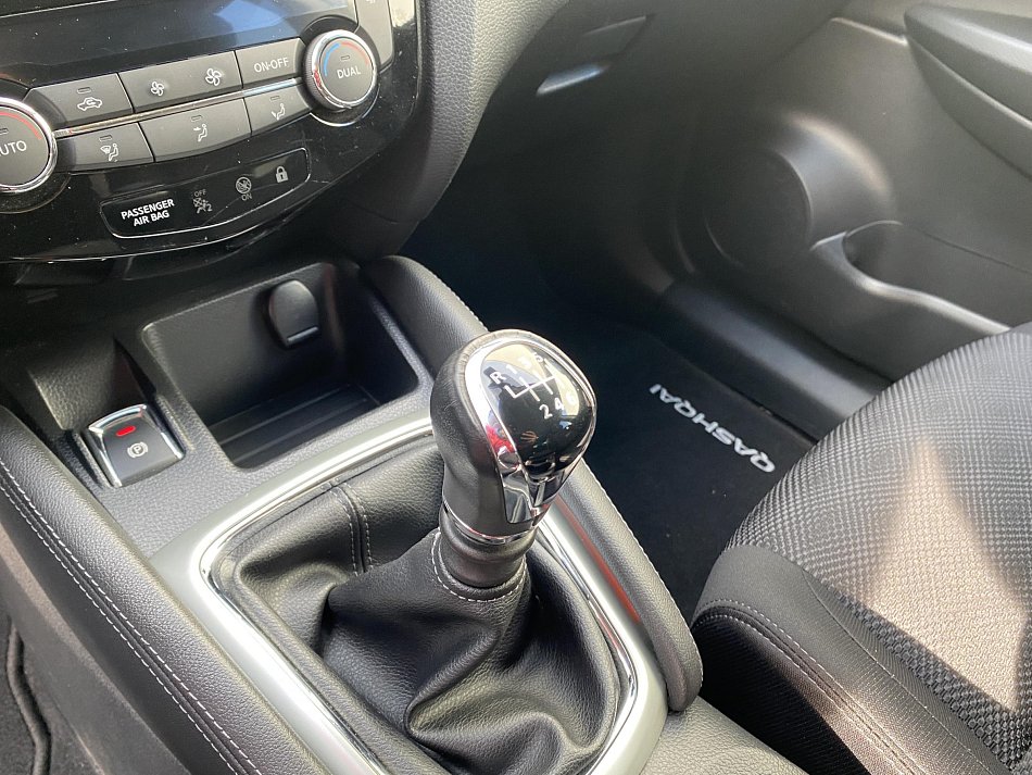 Nissan Qashqai 1.2 DiG-T N-Connecta 4x2