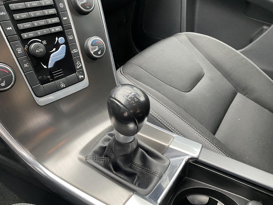 Volvo XC60 2.4 D4 Momentum AWD