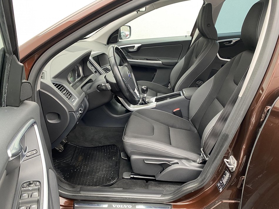 Volvo XC60 2.4 D4 Momentum AWD