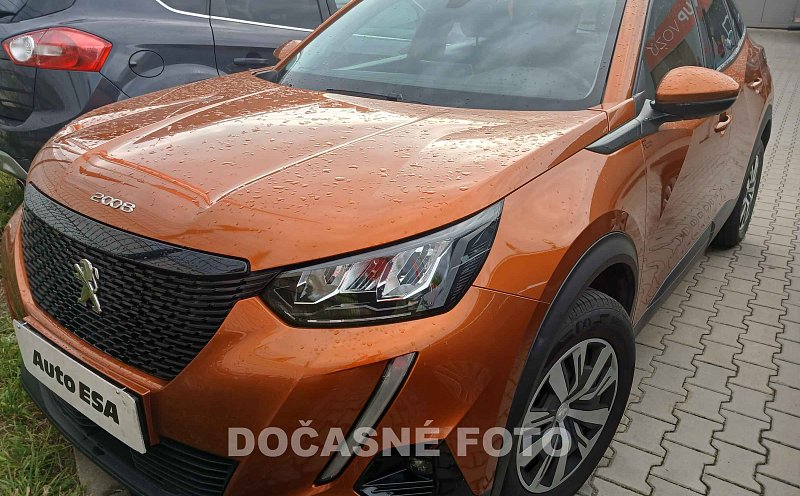 Peugeot 2008 1.2i 