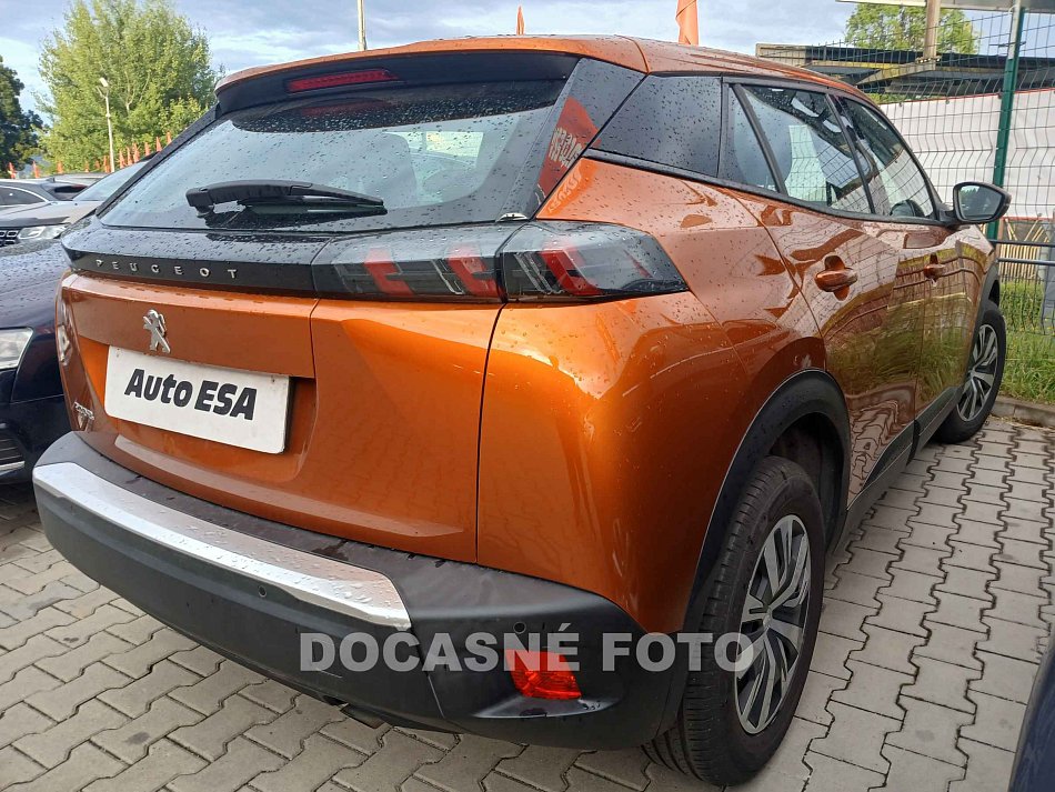 Peugeot 2008 1.2i 