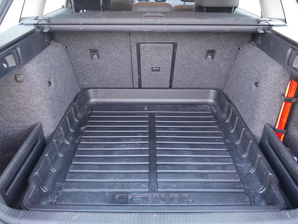 Škoda Octavia III 2.0 TDi Elegance 4x4