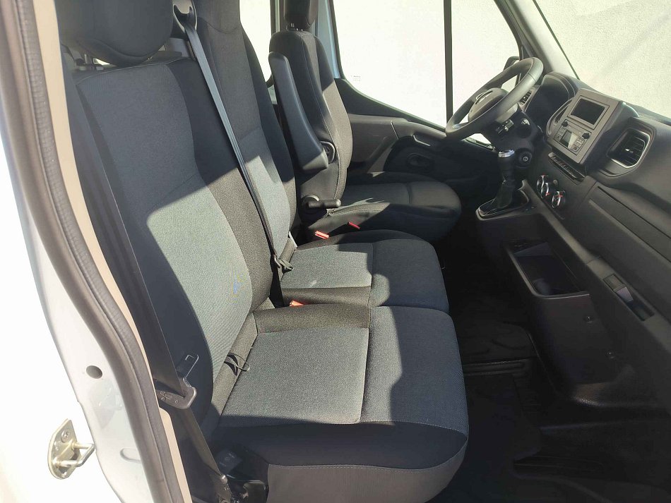 Renault Master 2.3dCi  L2H2 7míst