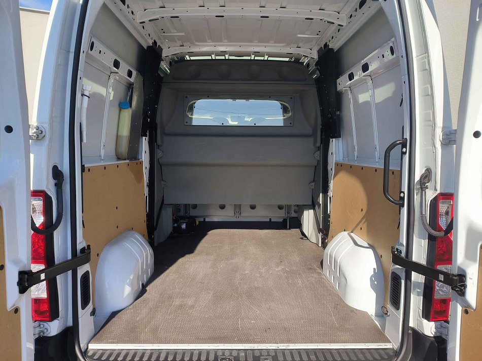 Renault Master 2.3dCi  L2H2 7míst