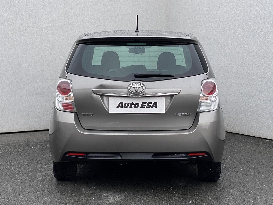 Toyota Verso 1.8i 