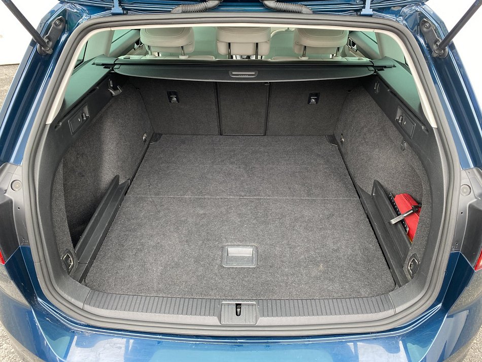 Volkswagen Passat 2.0 TDi Elegance