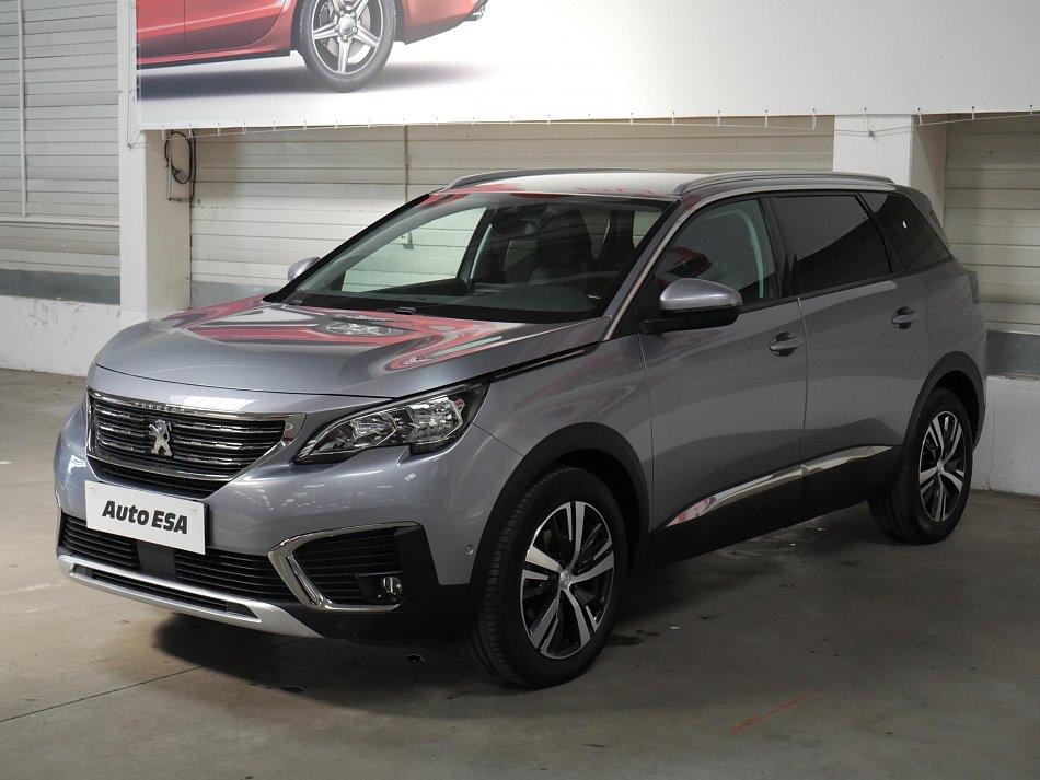 Peugeot 5008 1.2 PT Allure 7míst