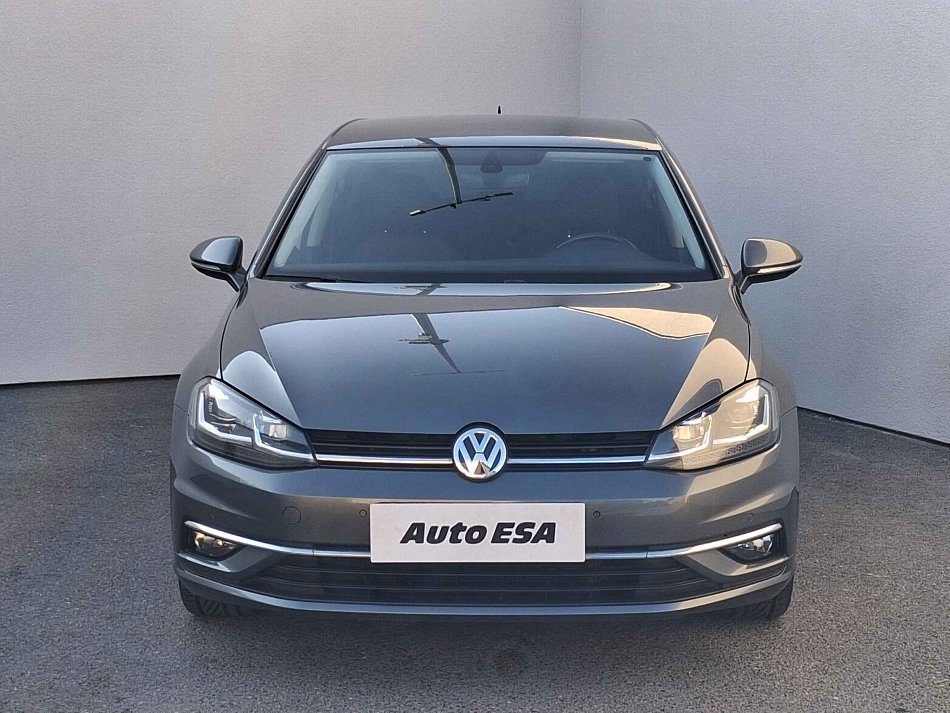 Volkswagen Golf 1.0TSI 