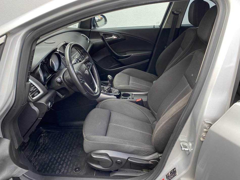 Opel Astra 1.6CDTi 