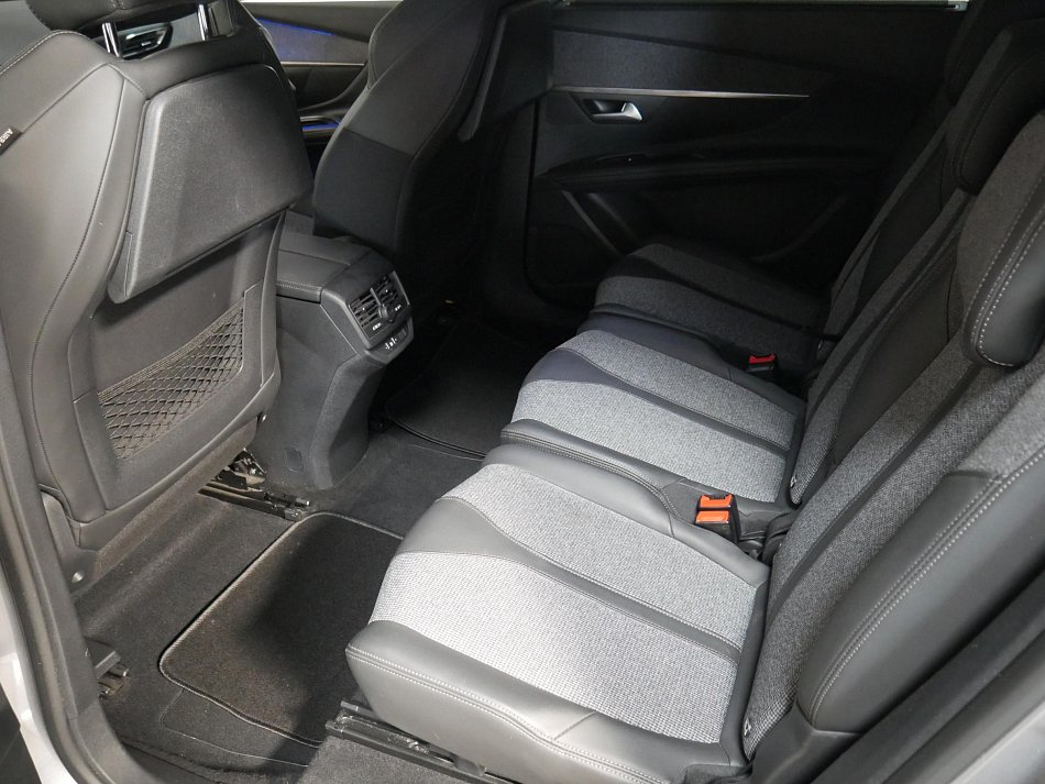 Peugeot 5008 1.2 PT Allure 7míst