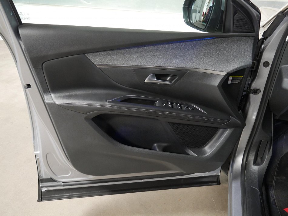 Peugeot 5008 1.2 PT Allure 7míst