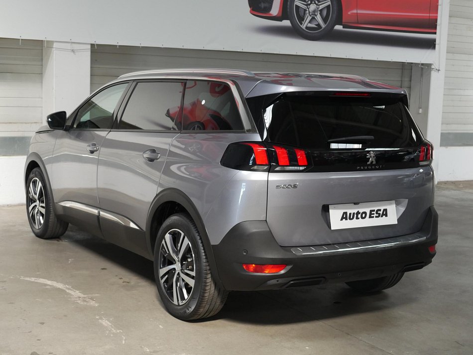 Peugeot 5008 1.2 PT Allure 7míst