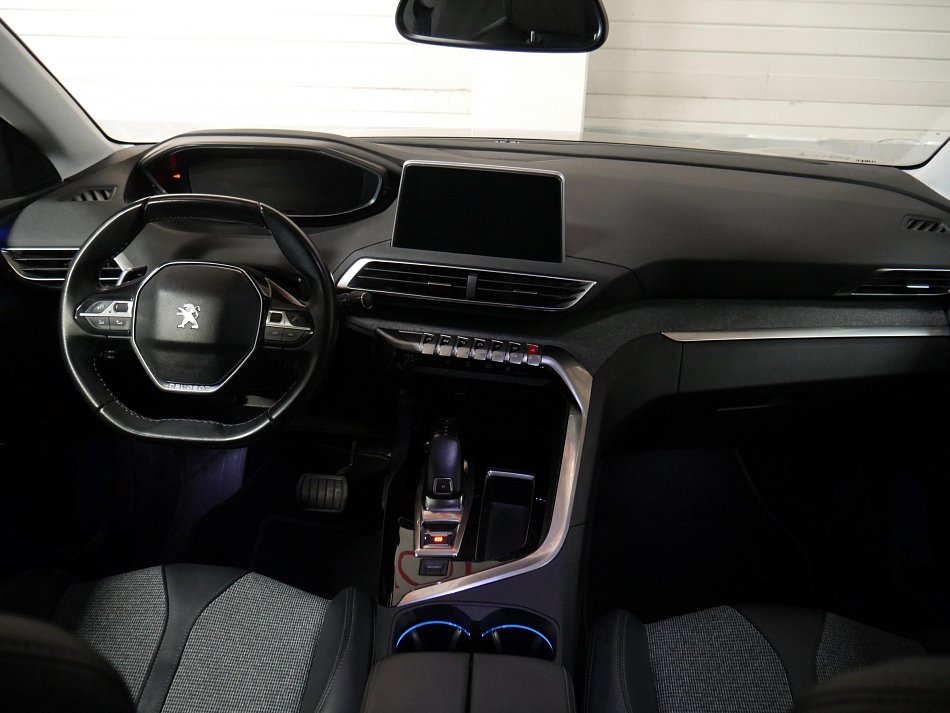 Peugeot 5008 1.2 PT Allure 7míst