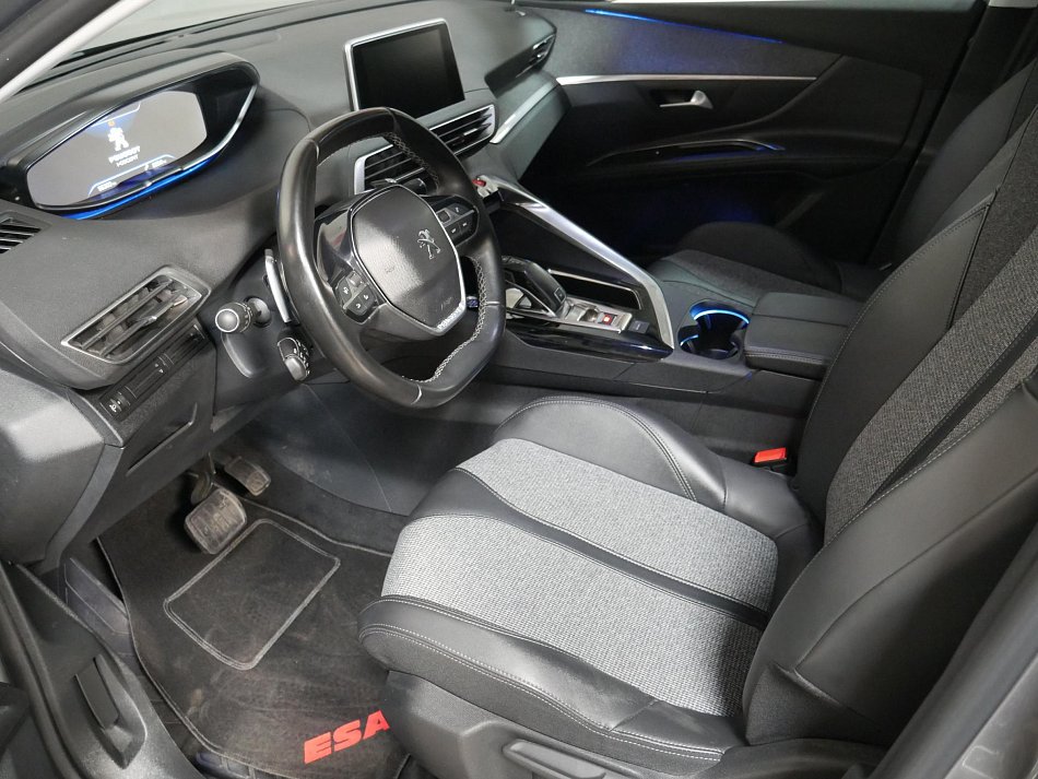 Peugeot 5008 1.2 PT Allure 7míst