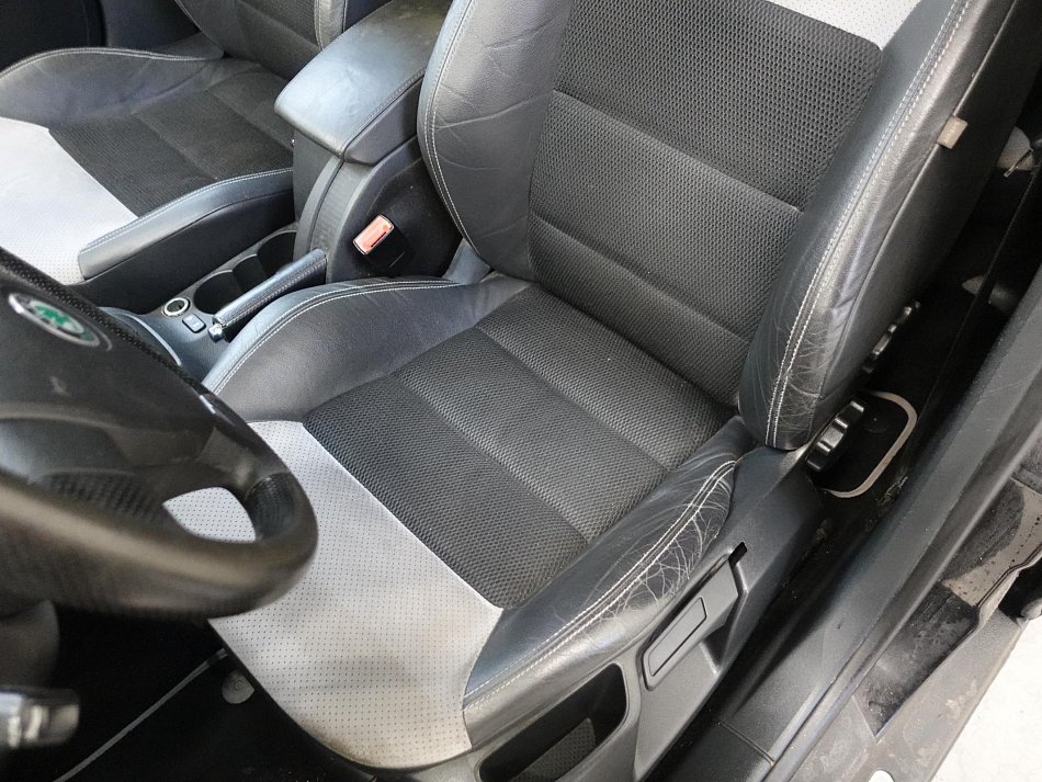 Škoda Octavia II 2.0 TDi RS