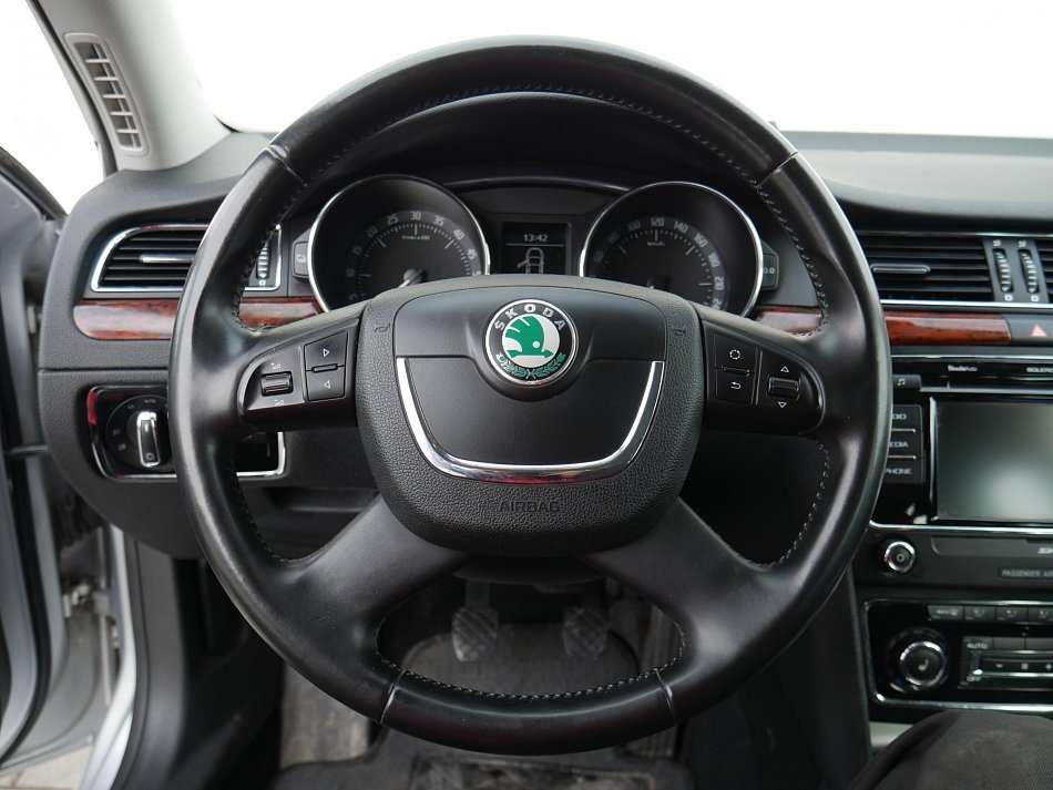 Škoda Superb II 2.0 TDi Elegance