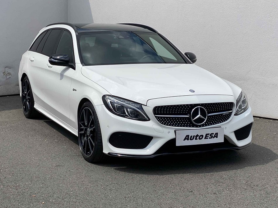 Mercedes-Benz Třída C 3.0 Biturbo AMG C450 4Matic