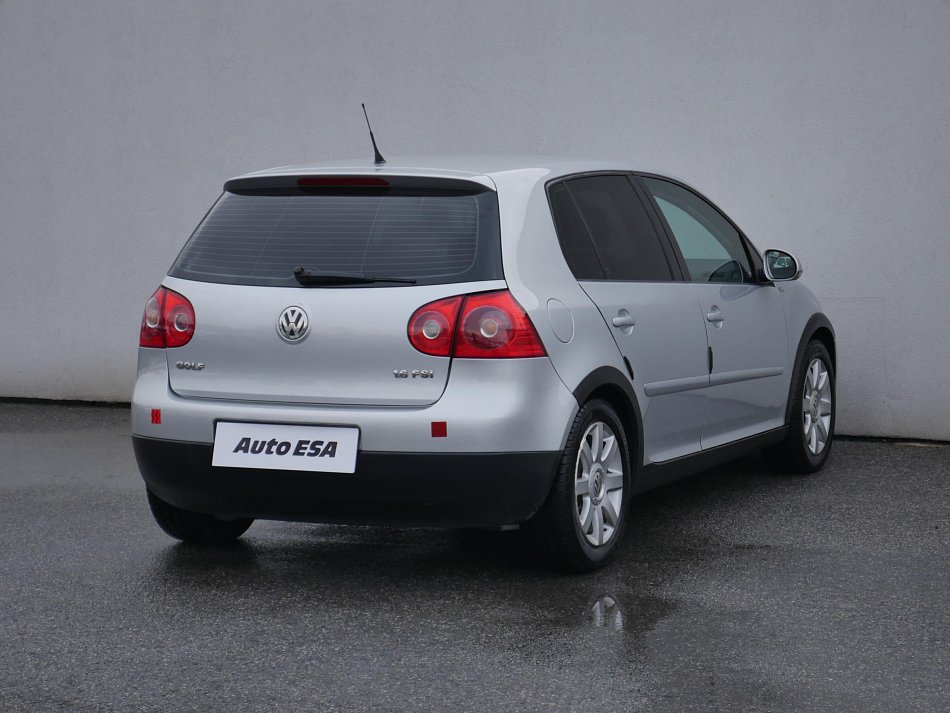 Volkswagen Golf 1.6FSi 