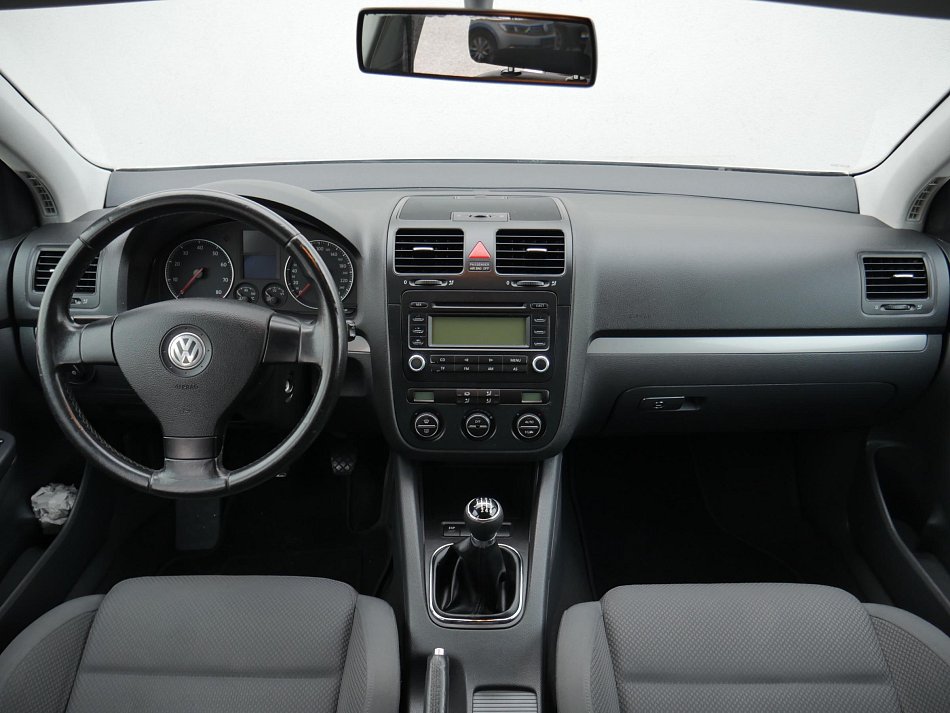 Volkswagen Golf 1.6FSi 