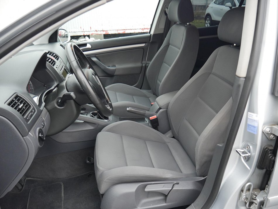 Volkswagen Golf 1.6FSi 