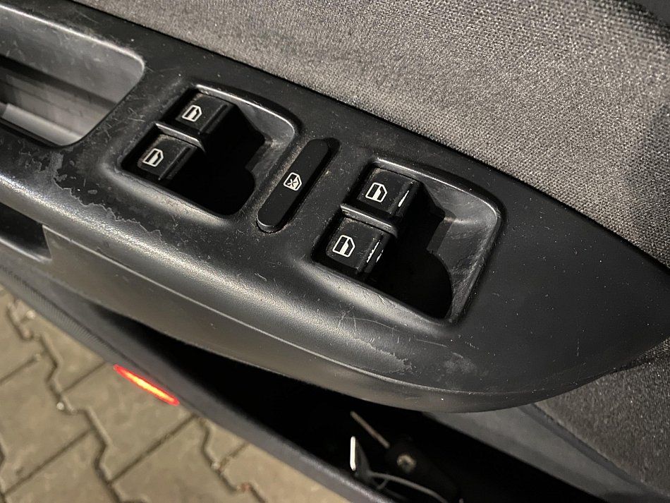 Škoda Octavia II 1.6 FSi Elegance